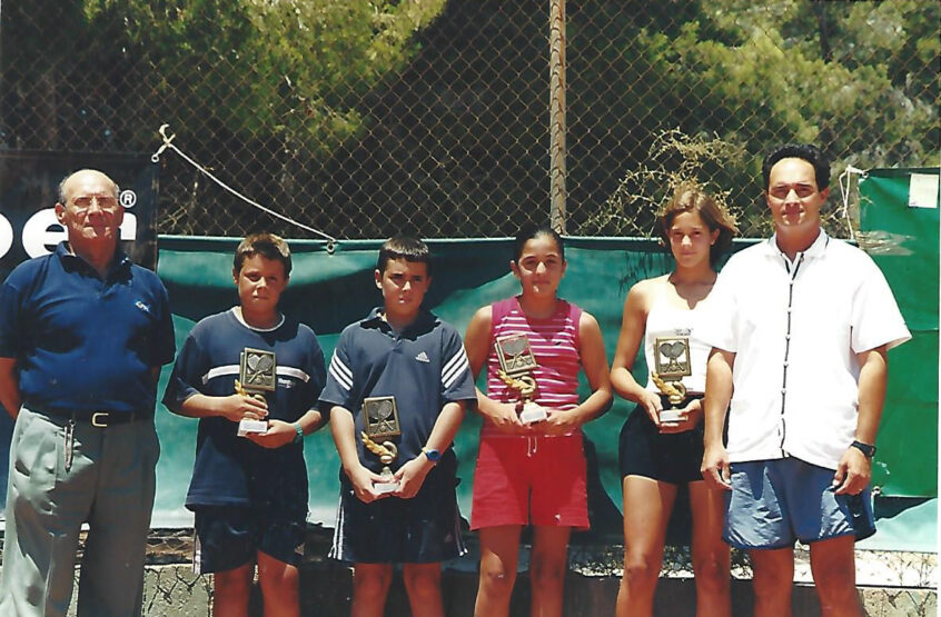 Clases particulares de tenis en Riba-roja: progreso rápido y personalizado